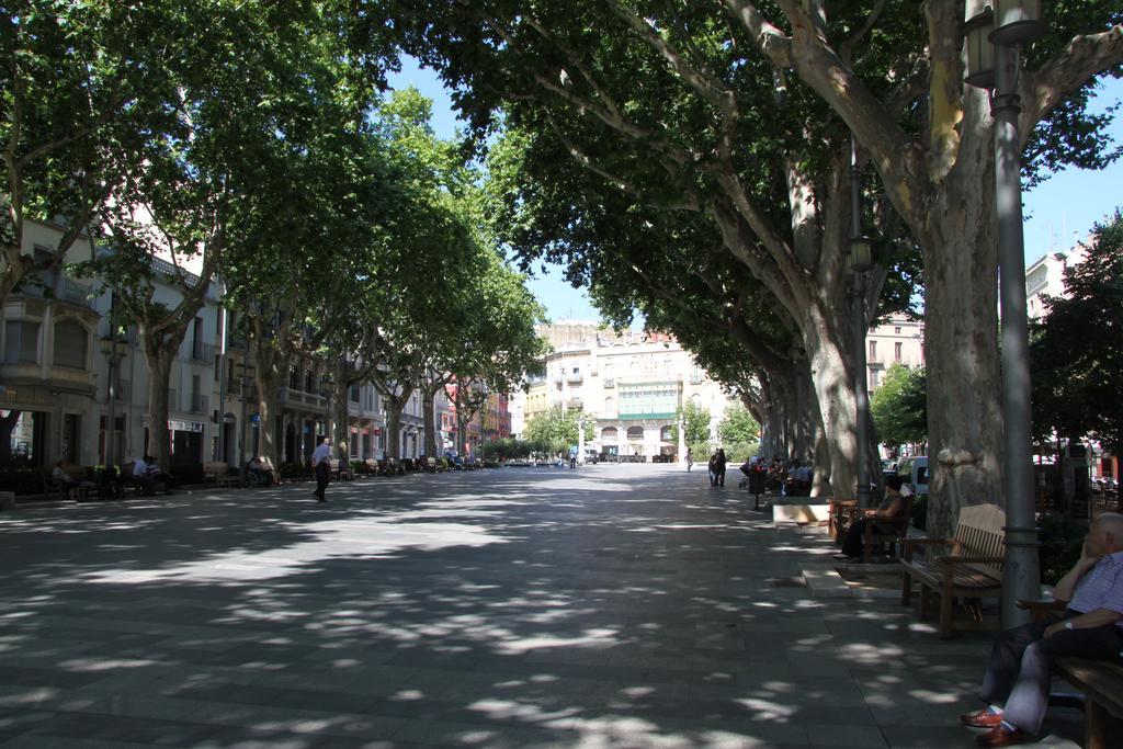Apartaments Centre Figueres Figueres  Exterior photo